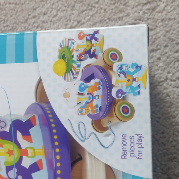 Melissa & Doug FIRST PLAY Wooden Carousel Pull Toy New Original packaging - Picture 2 of 9